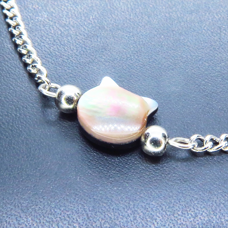 シルバーカラー 黒蝶貝(シェル)の猫モチーフのブレスレット アジャスター付 マザーオブパール