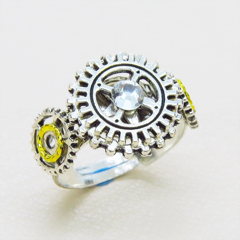 シルバーカラーリング ラインストーンに歯車を組合せたスチームパンク風リング 指輪 フリーサイズ