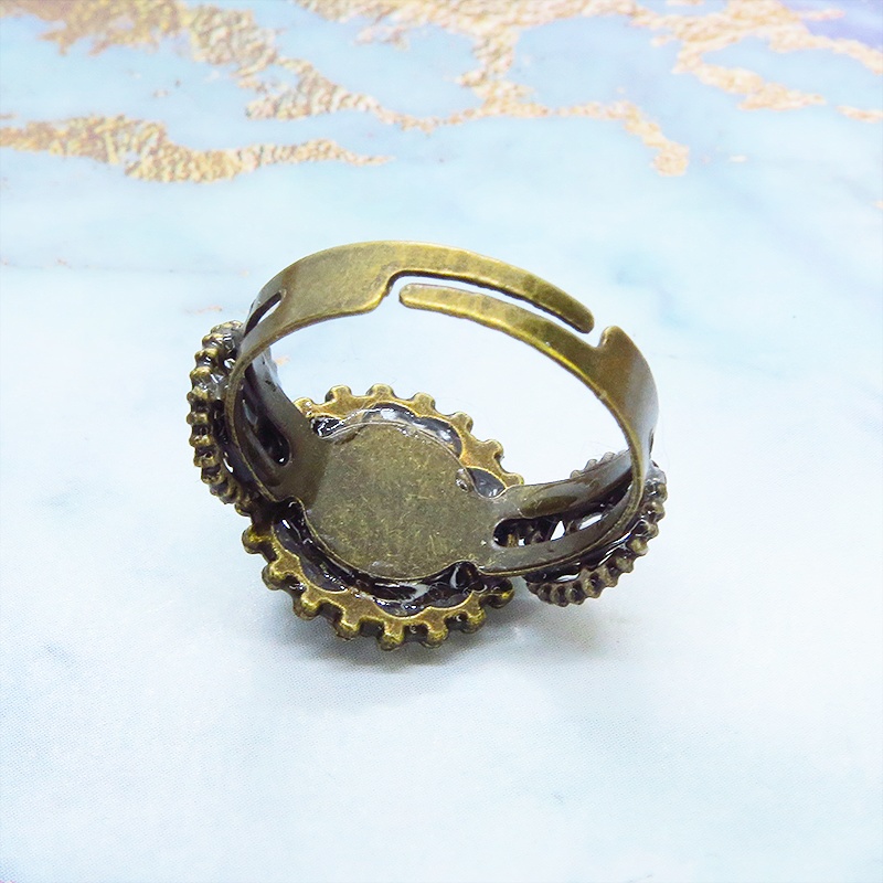 アンティクゴールドリング ラインストーンに歯車を組合せたスチームパンク風リング 指輪 フリーサイズ