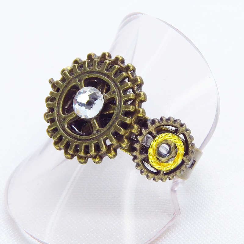 アンティクゴールドリング ラインストーンに歯車を組合せたスチームパンク風リング 指輪 フリーサイズ