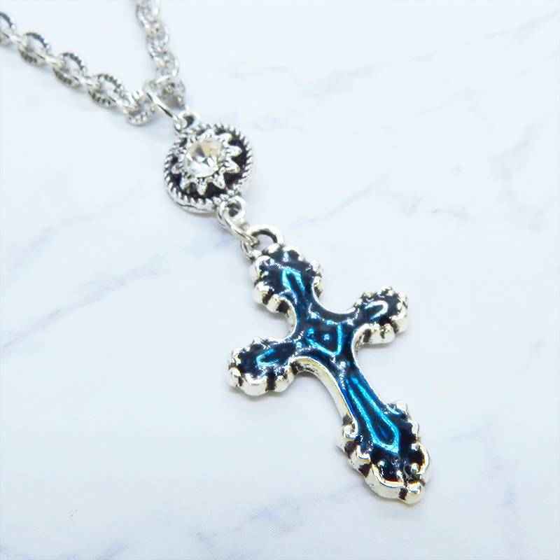 アンティークシルバー ブルーレジンのゴシック調ロザリオとラインストーンを組合せたペンダントネックレス