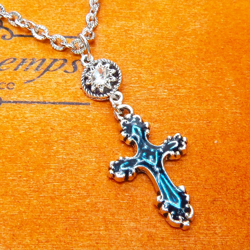 アンティークシルバー ブルーレジンのゴシック調ロザリオとラインストーンを組合せたペンダントネックレス