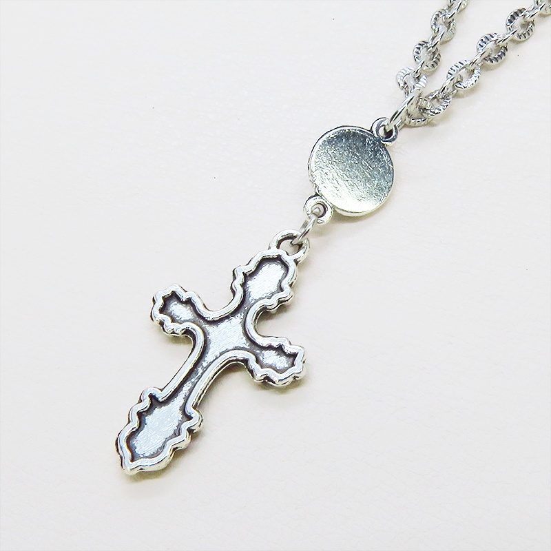 アンティークシルバー ブルーレジンのゴシック調ロザリオとラインストーンを組合せたペンダントネックレス