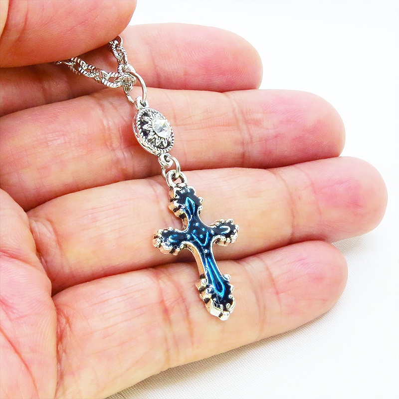 アンティークシルバー ブルーレジンのゴシック調ロザリオとラインストーンを組合せたペンダントネックレス