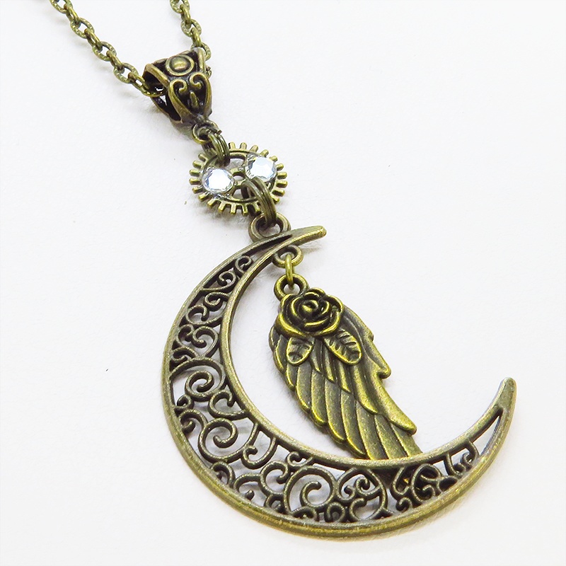 アンティークゴールド アラベスク調透かし入りの三日月と翼モチーフを組合せたネックレス 長さ調整可 アジャスター可