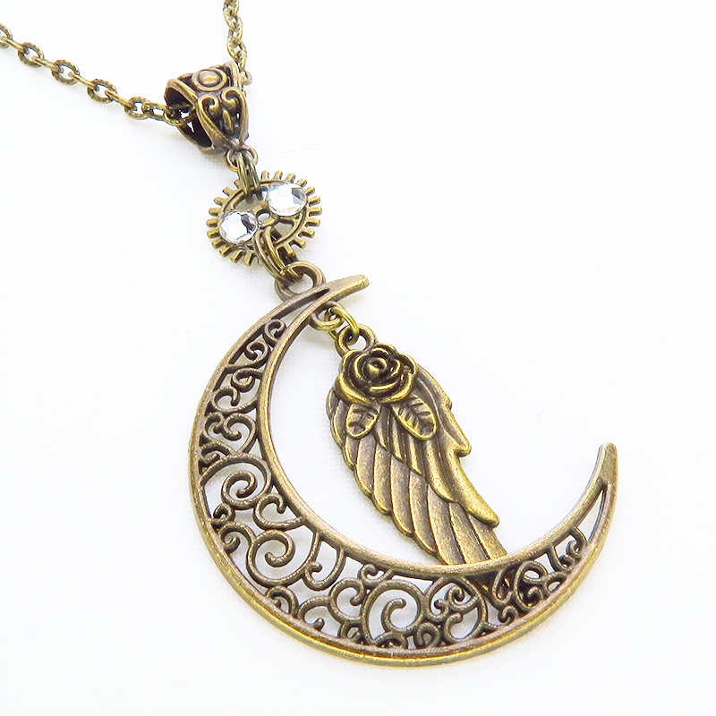アンティークゴールド アラベスク調透かし入りの三日月と翼モチーフを組合せたネックレス 長さ調整可 アジャスター可