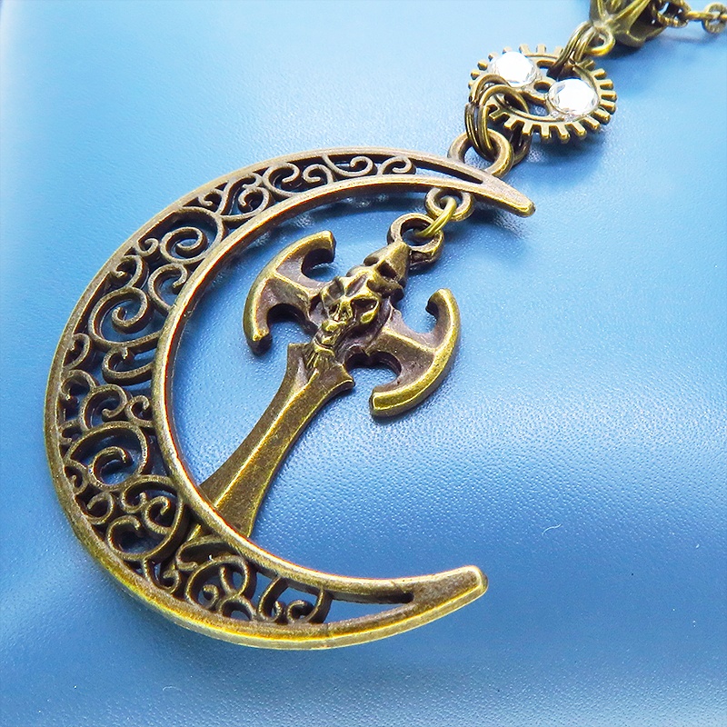アンティークゴールド アラベスク調透かし入りの三日月と翼モチーフを組合せたネックレス 長さ調整可 アジャスター可