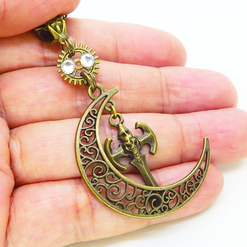 アンティークゴールド アラベスク調透かし入りの三日月と翼モチーフを組合せたネックレス 長さ調整可 アジャスター可