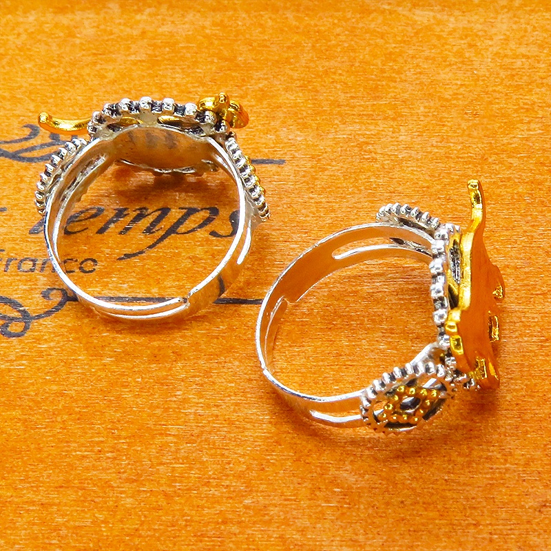 シルバーカラーリング 歩く猫シルエットモチーフに歯車を組合せたスチームパンク風リング 指輪 フリーサイズ