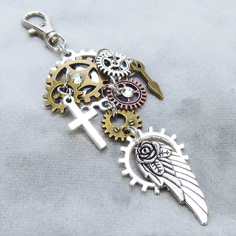 アンティークシルバー 歯車と翼を組合せたスチームパンク風キーホルダー バッグチャーム 金具変更可