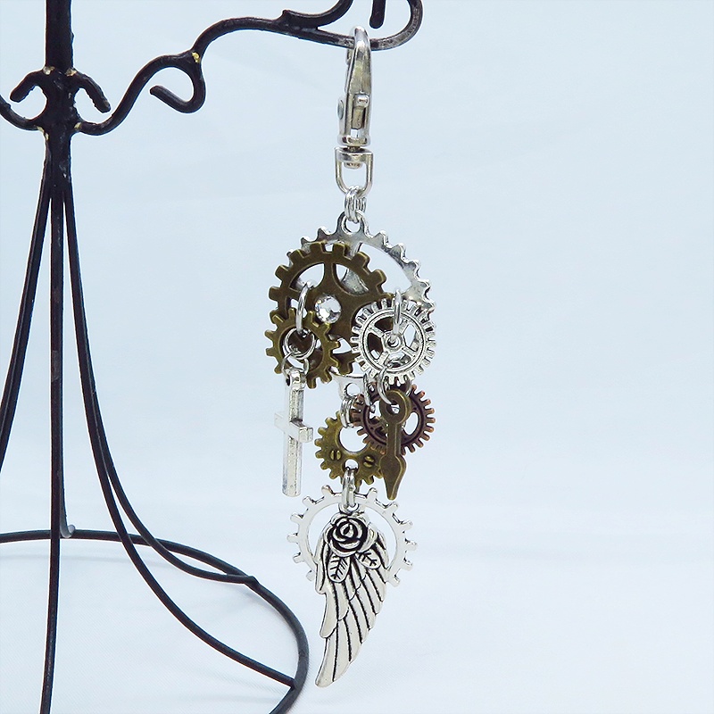 アンティークシルバー 歯車と翼を組合せたスチームパンク風キーホルダー バッグチャーム 金具変更可
