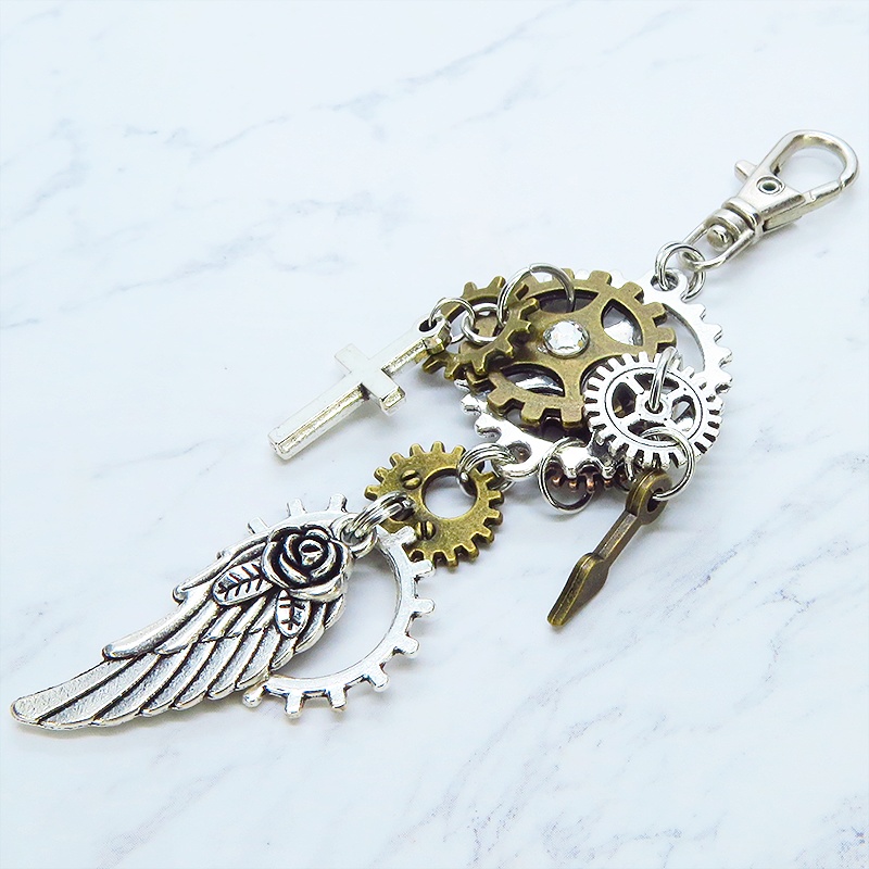 アンティークシルバー 歯車と翼を組合せたスチームパンク風キーホルダー バッグチャーム 金具変更可