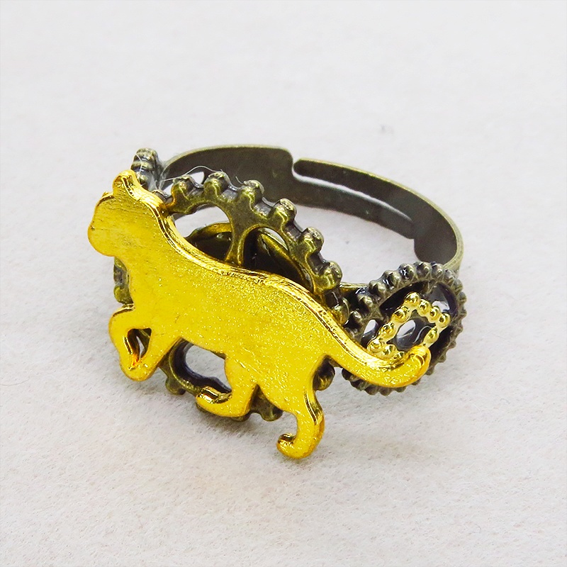 アンティークゴールドリング 歩く猫シルエットモチーフに歯車を組合せたスチームパンク風リング 指輪 フリーサイズ