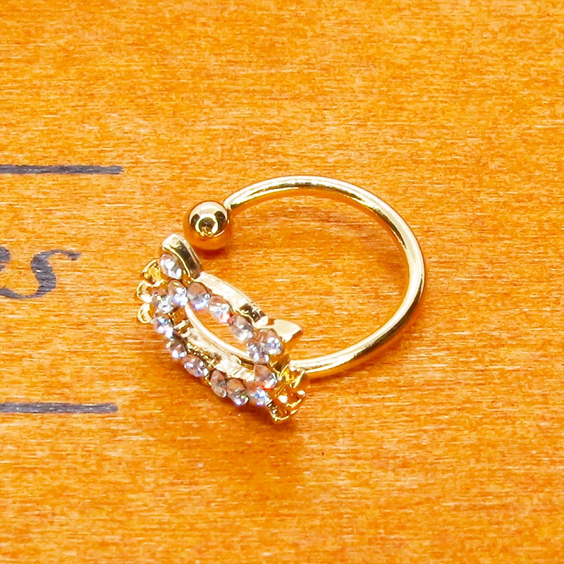 ゴールドカラー 猫フェイスモチーフのかわいいイヤーカフ(左耳用) ラインストーン(クリアカラー)