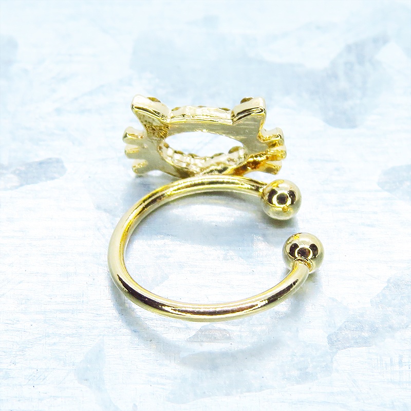 ゴールドカラー 猫フェイスモチーフのかわいいイヤーカフ(左耳用) ラインストーン(クリアカラー)