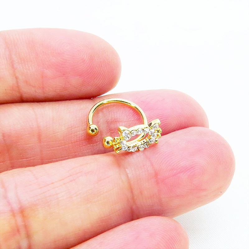 ゴールドカラー 猫フェイスモチーフのかわいいイヤーカフ(左耳用) ラインストーン(クリアカラー)