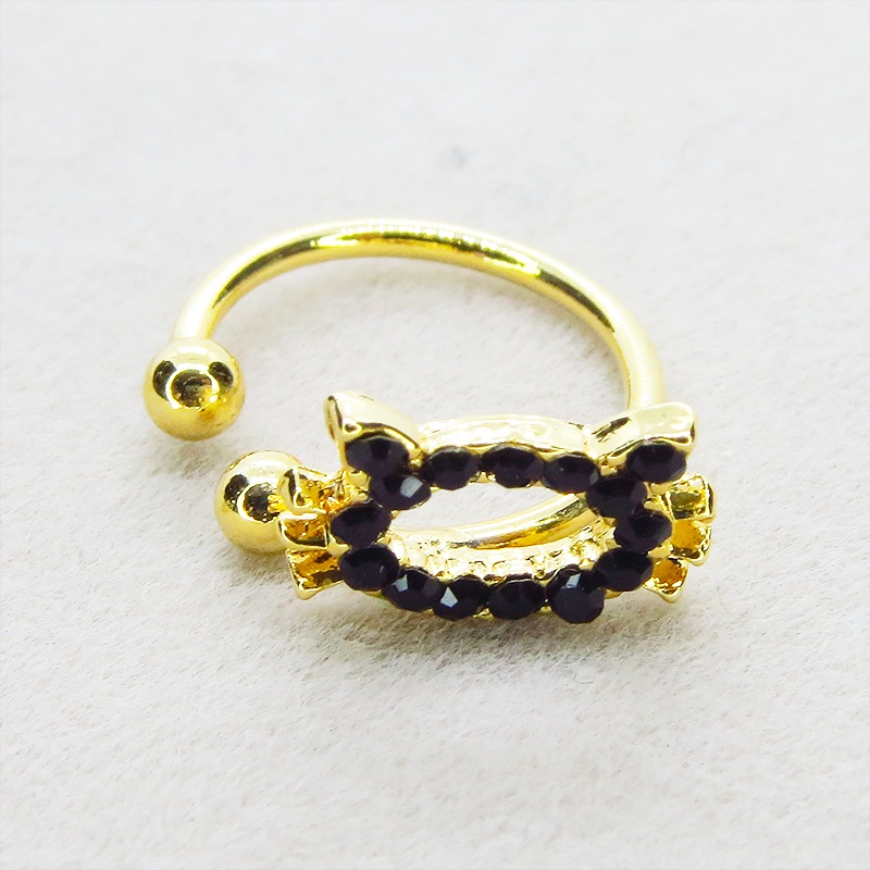 ゴールドカラー 猫フェイスモチーフのかわいいイヤーカフ(左耳用) ラインストーン(ブラック)