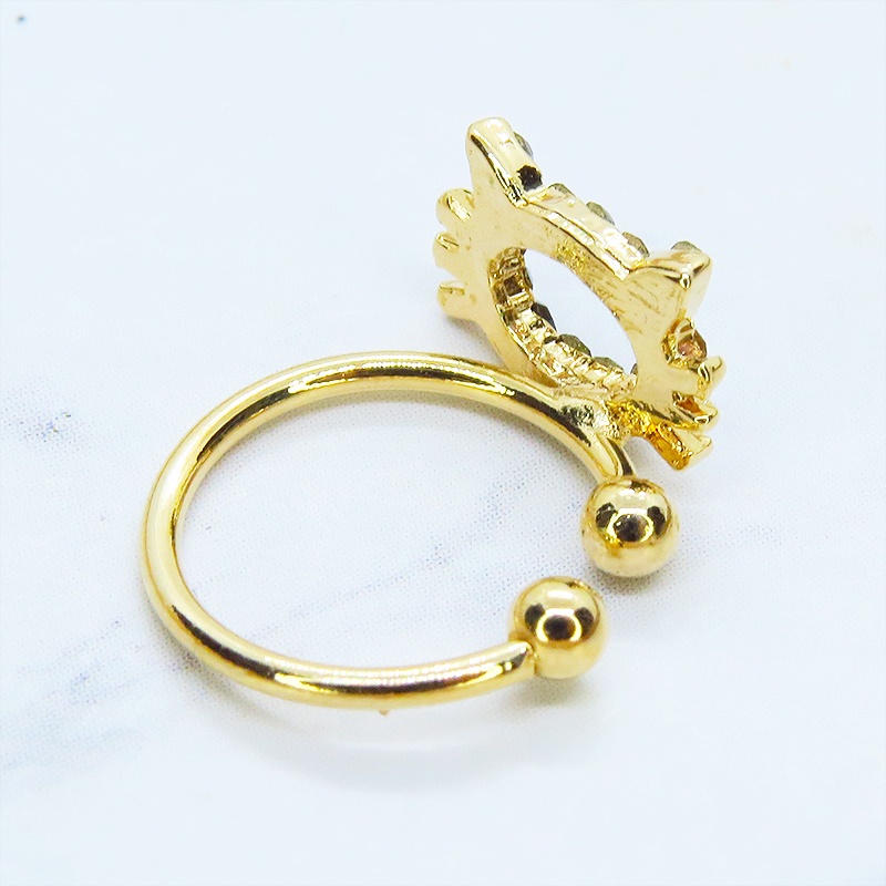 ゴールドカラー 猫フェイスモチーフのかわいいイヤーカフ(左耳用) ラインストーン(ブラック)