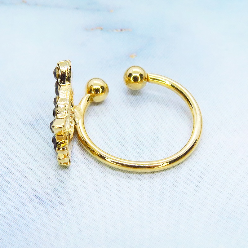 ゴールドカラー 猫フェイスモチーフのかわいいイヤーカフ(左耳用) ラインストーン(ブラック)