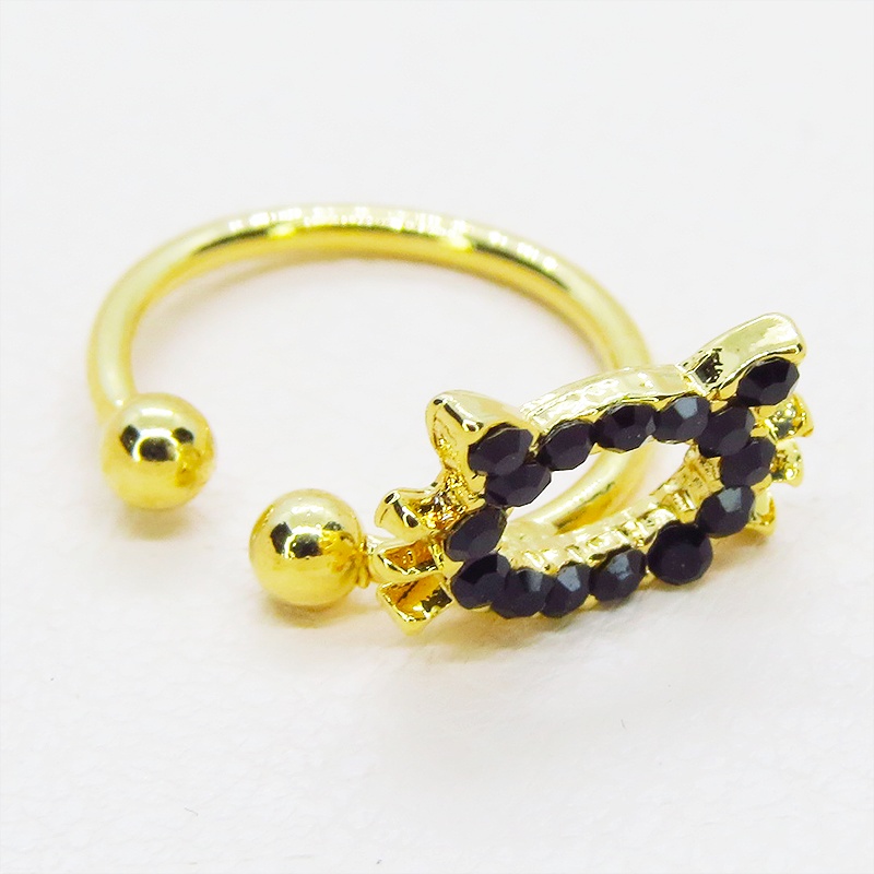 ゴールドカラー 猫フェイスモチーフのかわいいイヤーカフ(左耳用) ラインストーン(ブラック)