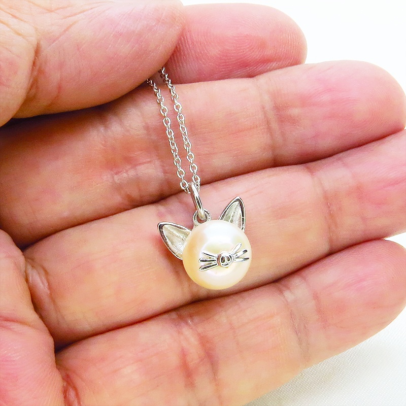 シルバー925 ひげつき猫耳パールのペンダント型ネックレス 淡水パール(コーラルピンク)アジャスター可