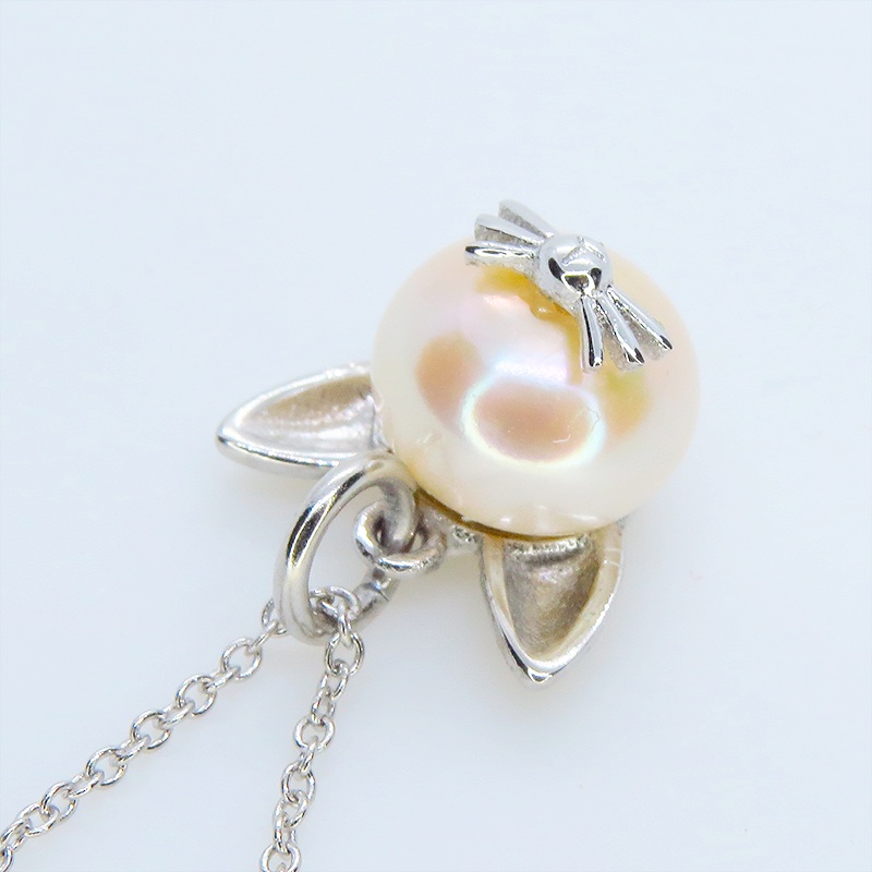シルバー925 ひげつき猫耳パールのペンダント型ネックレス 淡水パール(コーラルピンク)アジャスター可