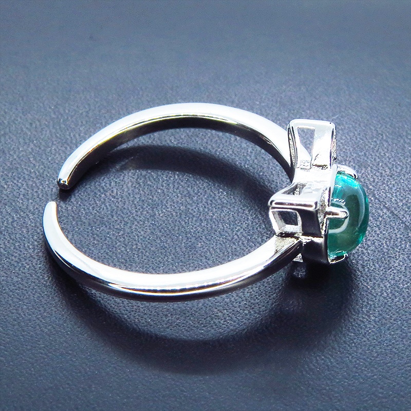 猫耳モチーフの大人可愛いリング シルバー925PLD エメラルドカラージルコン フリーサイズ 調整可能