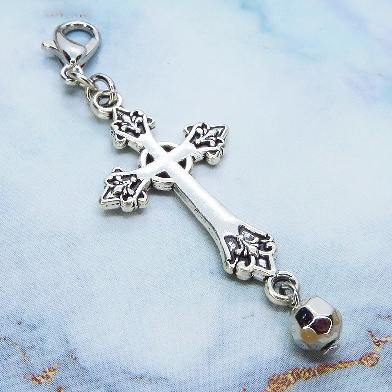 マスク・スマホチャーム アンティークシルバー ゴシック調デザインのクロス(十字架)とメタルビーズチャーム 金具変更可
