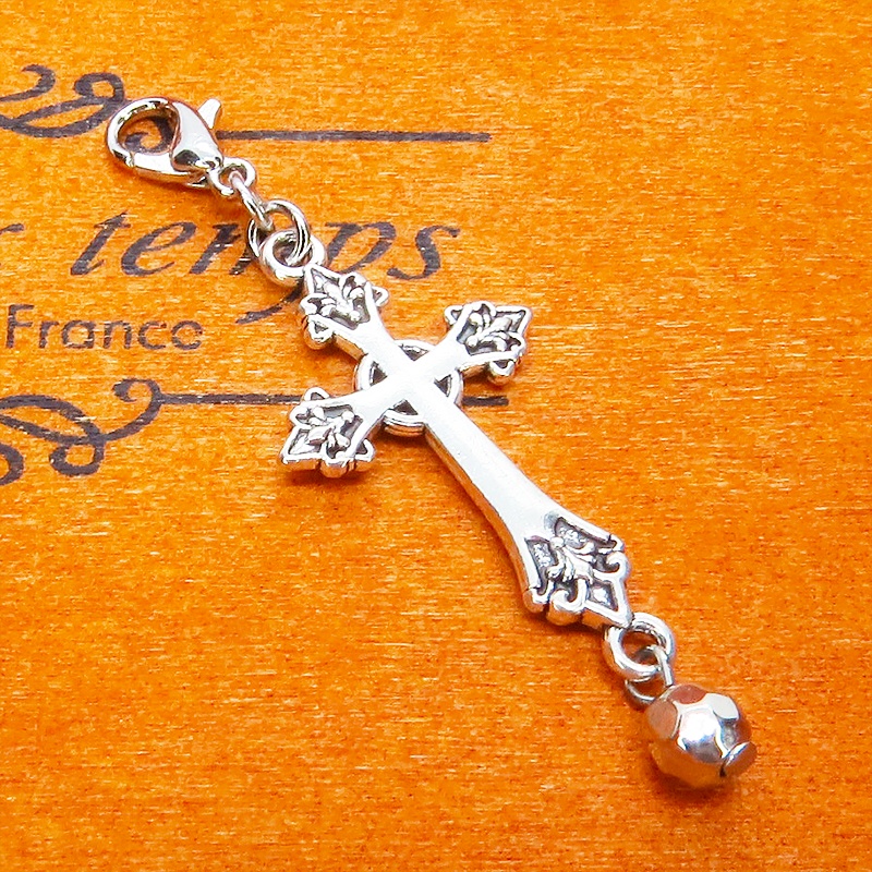 マスク・スマホチャーム アンティークシルバー ゴシック調デザインのクロス(十字架)とメタルビーズチャーム 金具変更可