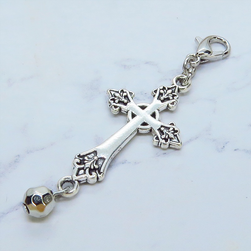 マスク・スマホチャーム アンティークシルバー ゴシック調デザインのクロス(十字架)とメタルビーズチャーム 金具変更可