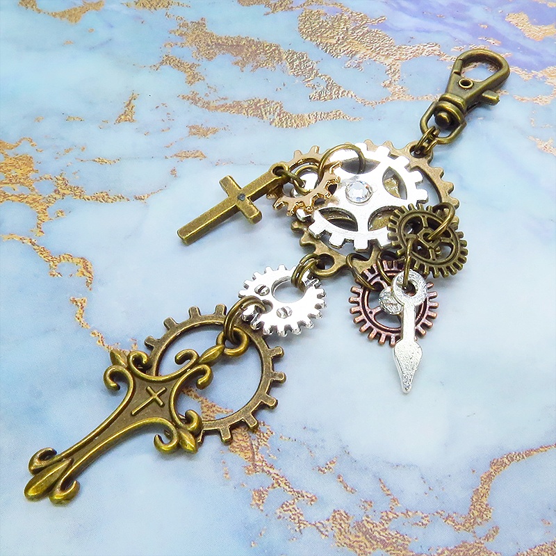 アンティークゴールド 歯車とロザリオを組合せたスチームパンク風キーホルダー バッグチャーム ラインストーン 金具変更可