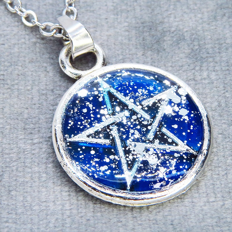 アンティークシルバー ブルーレジンペンタグラム ペンダントネックレス レジン 長さ調整可