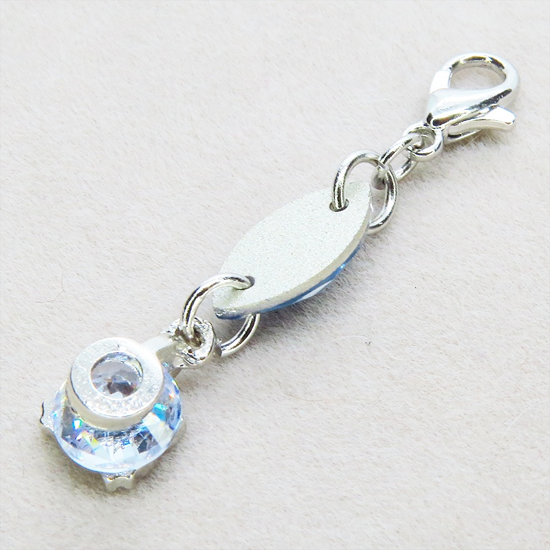 マスク・スマホチャーム シルバーカラー 猫フェイスクリスタルにスワロフスキー(アクアマリン)をプラスしたチャーム 金具変更可