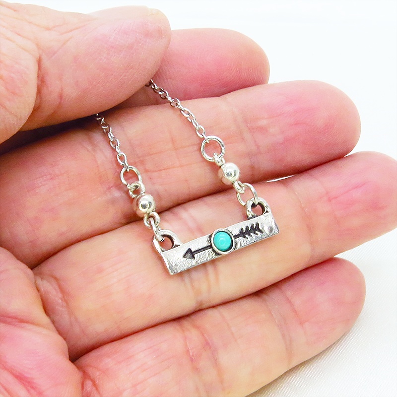 アンティークシルバー 矢の刻印プレートのワンポイントネックレス 長さ調整可 アジャスター可