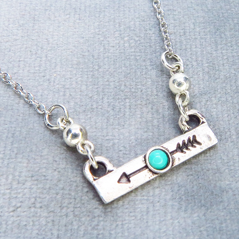 アンティークシルバー 矢の刻印プレートのワンポイントネックレス 長さ調整可 アジャスター可