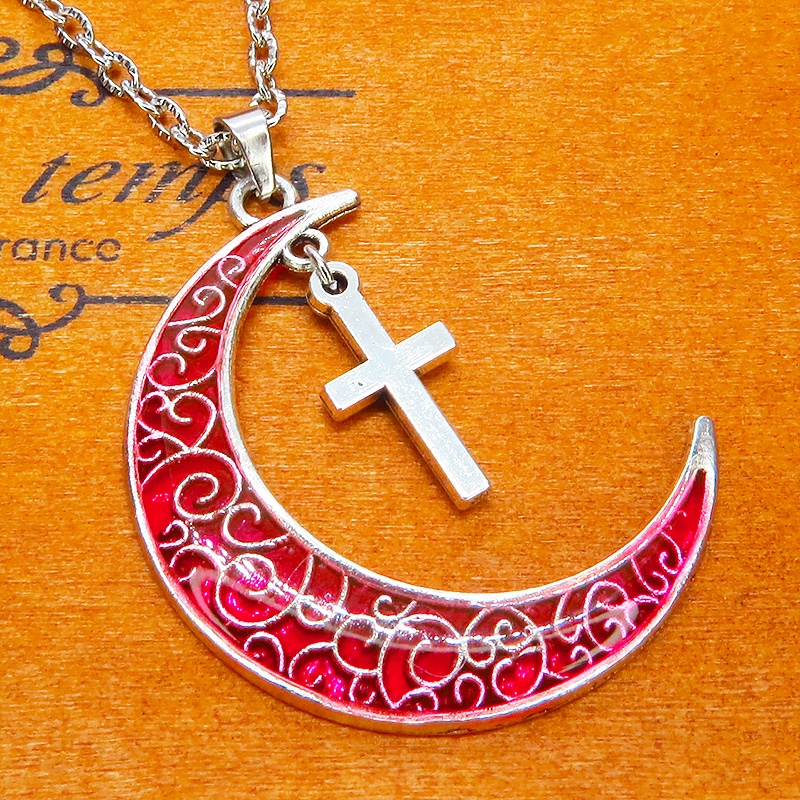 アンティークシルバー アラベスク調の透かし模様のスカーレットカラーの三日月とロザリオのネックレス 長さ調整可
