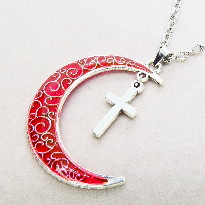 アンティークシルバー アラベスク調の透かし模様のスカーレットカラーの三日月とロザリオのネックレス 長さ調整可