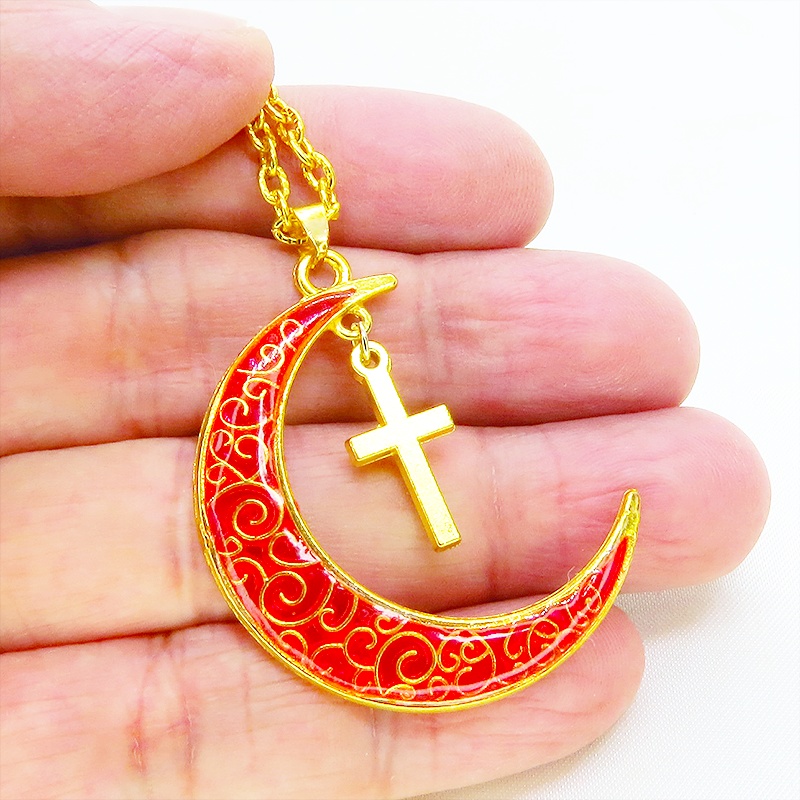 ゴールドカラー アラベスク調の透かし模様のスカーレットカラーの三日月とロザリオのネックレス 長さ調整可