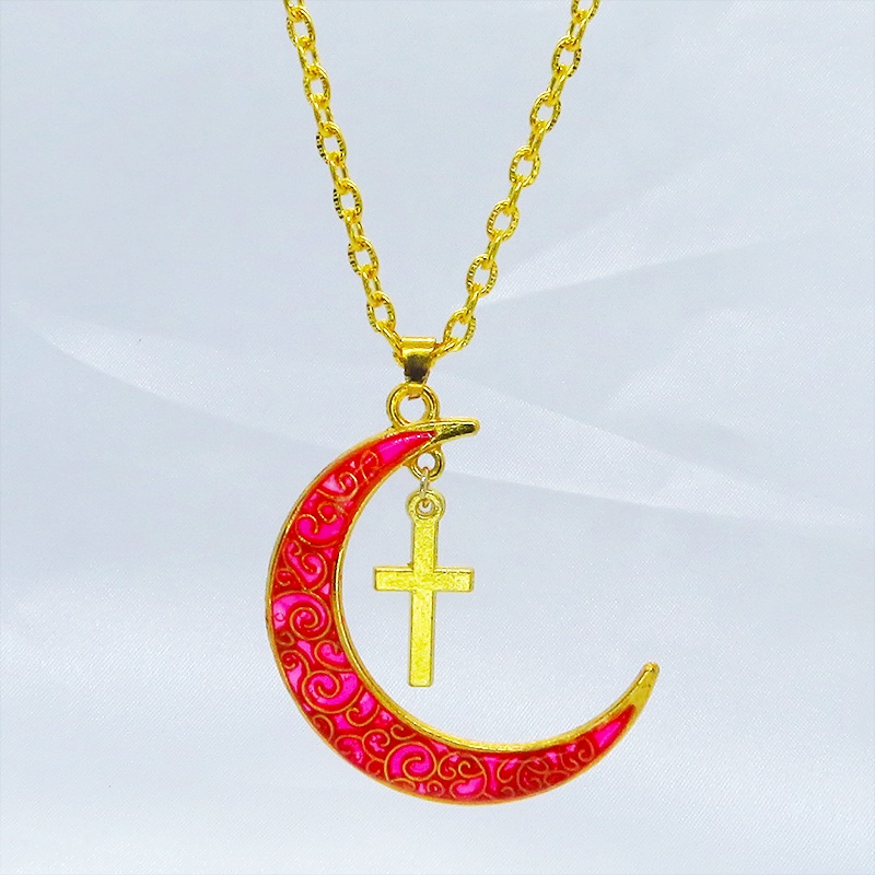 ゴールドカラー アラベスク調の透かし模様のスカーレットカラーの三日月とロザリオのネックレス 長さ調整可