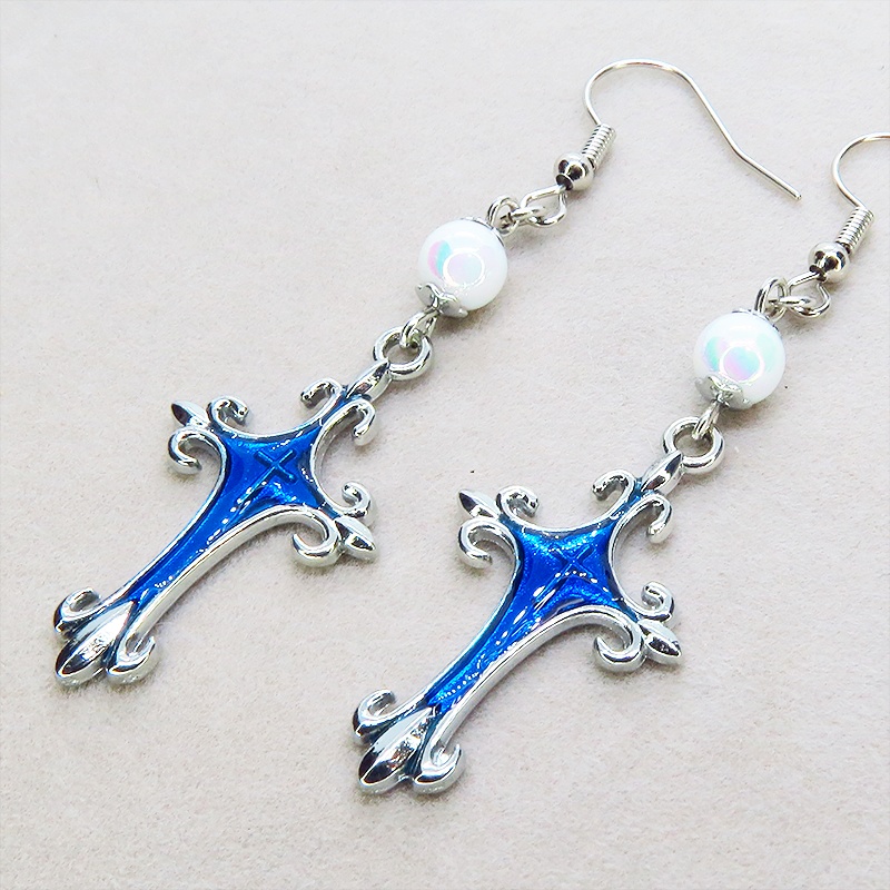 アンティークシルバー ゴシック調ブルーロザリオとホワイトビーズを組合せたピアス ブルーレジン サージカル可