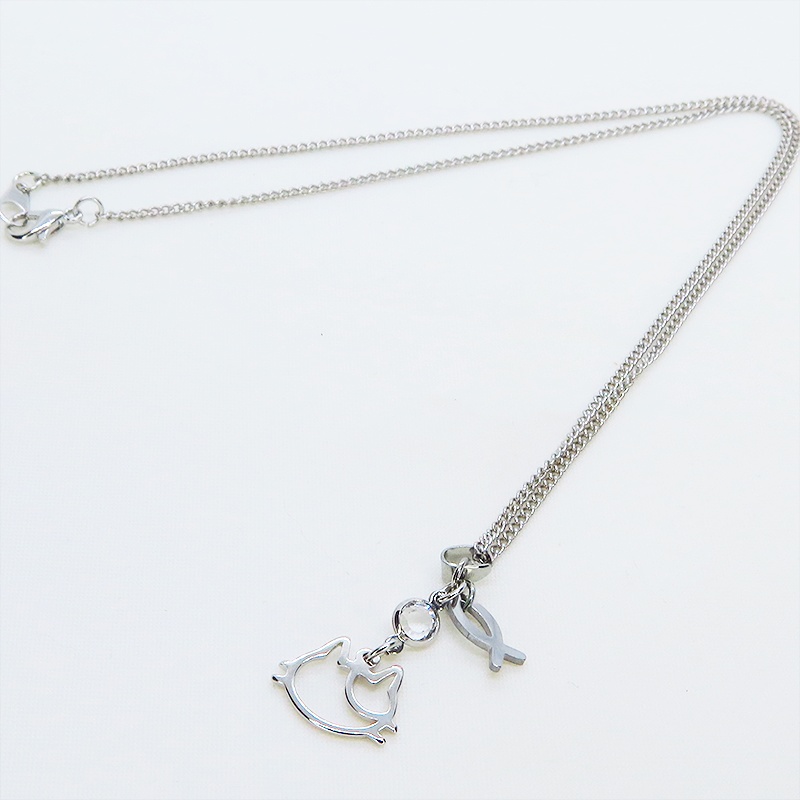 シルバーカラー 三毛猫フェイスとラインストーンを組合せたコンパクトなネックレス 長さ調整可 ステンレス可