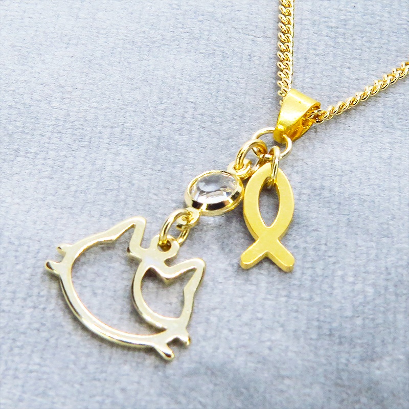 ゴールドカラー 三毛猫フェイスとラインストーンを組合せたコンパクトなネックレス 長さ調整可 ステンレス可