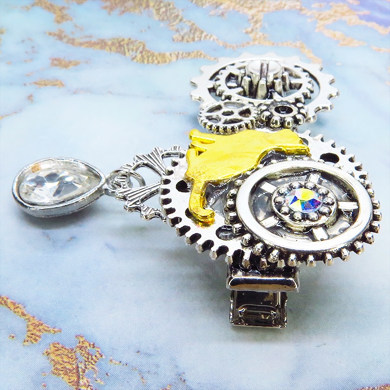 アンティークシルバー ゴールドカラーの猫と歯車を組合せたスチームパンク風ヘアクリップ 髪飾り レジン ラインストーン