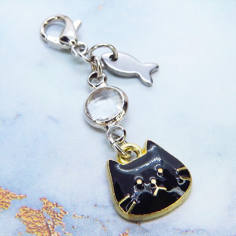 マスク・スマホチャーム ブラックカラー 猫フェイスモチーフのコンパクトなチャーム ラインストーン 金具変更可