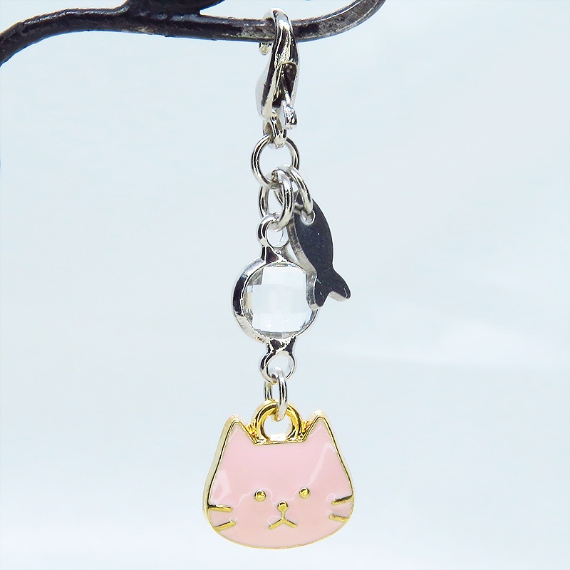 マスク・スマホチャーム ライトピンク 猫フェイスモチーフのコンパクトなチャーム ラインストーン 金具変更可