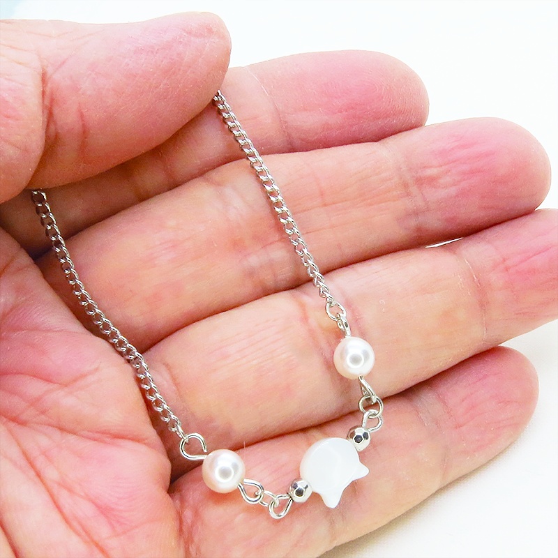 シルバーカラー 白蝶貝(シェル)の猫モチーフのブレスレット スワロフスキーパール アジャスター付 マザーオブパール