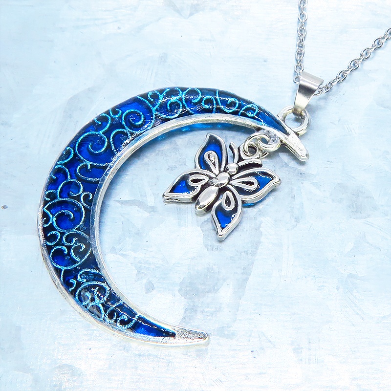 アンティークシルバー ブルームーンネックレス 三日月と蝶のペンダントネックレス レジン 長さ調整可