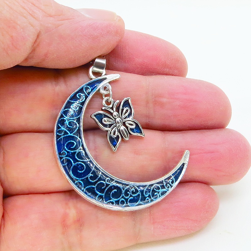 アンティークシルバー ブルームーンネックレス 三日月と蝶のペンダントネックレス レジン 長さ調整可