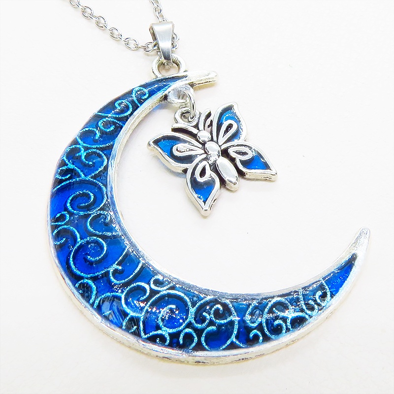 アンティークシルバー ブルームーンネックレス 三日月と蝶のペンダントネックレス レジン 長さ調整可