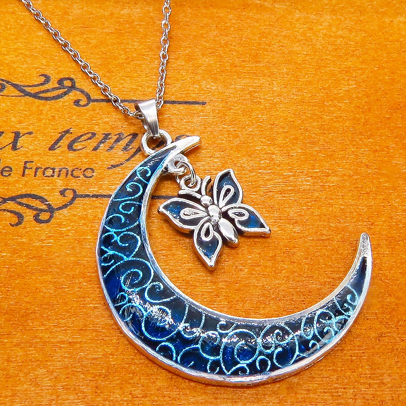 アンティークシルバー ブルームーンネックレス 三日月と蝶のペンダントネックレス レジン 長さ調整可